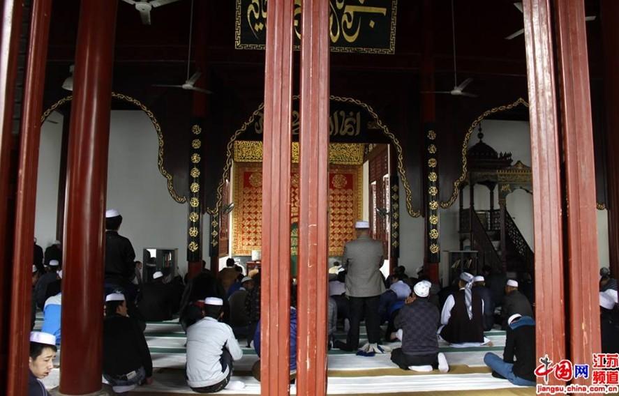 南京穆斯林欢庆“古尔邦节”