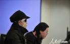 北京女硕士征婚被骗生子 戴墨镜口罩状告百合网