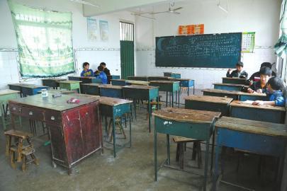 一个班只剩下几名学生。