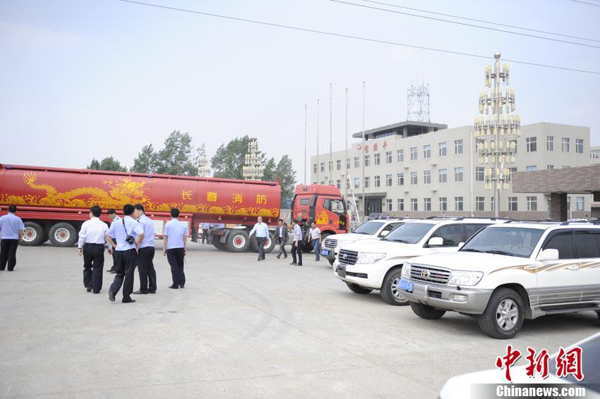 　6月3日清晨，吉林省德惠市一禽业公司发生火灾，到上午10时火势基本被控制住，但现场仍有大量浓烟冒出。已致61人死亡