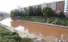 哈尔滨市内一河水变红 环保局称系铁含量过多