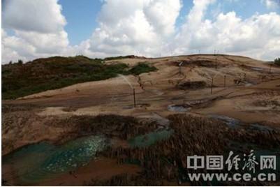 通辽明州化工污水喷进沙漠 周边村庄地下水受污染(组图)