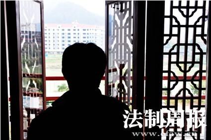 湖南城管官员不配合拆迁被停职 妻子怕牵连欲离婚(组图)
