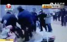 安徽老农死后土葬 公务人员挖坟浇油焚尸（视频/图）
