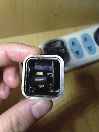iPhone5原装充电器爆炸 致宿舍停电(组图)