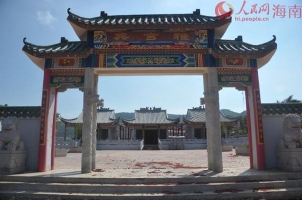 海南陵水村庄680万元建村庙 称经县领导默许（组图）