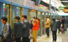 南京末班地铁为何不等高铁乘客 回应：增开列车浪费（图）
