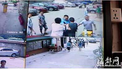 福州：小区起落杆遭强拆 电视台记者采访被掐脖（图）