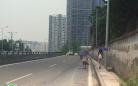 重庆现压缩版人行道仅37厘米宽 遭市民吐槽（组图）