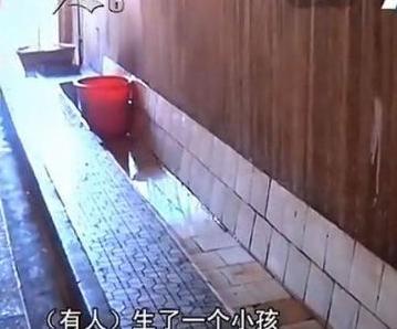 北京：17岁女学生厕所产子欲冲走 后又将男婴拉出丢纸篓(图)