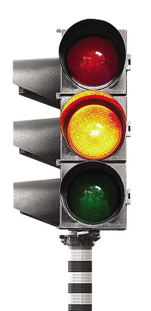 吴江交警提醒：路口右转请看清红绿灯