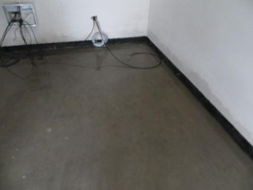 上海一小区别墅漏水严重 开发商称没交房不算质量问题