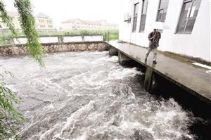 太湖瞬时水位昨涨至4.01米台风或影响吴江 防汛形势严峻