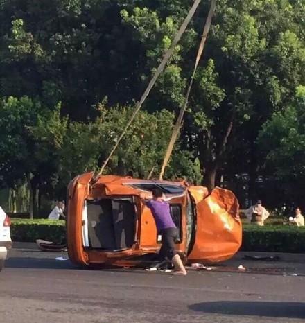 苏州奥迪超速追尾教练车 盘点近年中国最悲惨交通事故