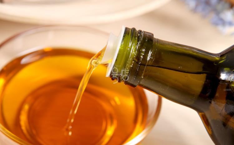 亚麻籽油的功效与作用 怎样鉴别亚麻籽油的好