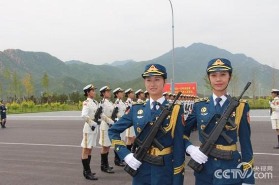 三军仪仗队女兵内衣_三军仪仗队女兵(3)