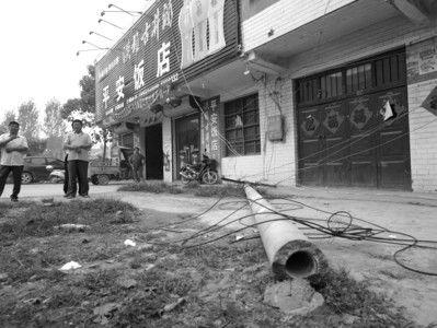 安徽亳州加油站遭强拆 13岁男童被砸中头部身亡