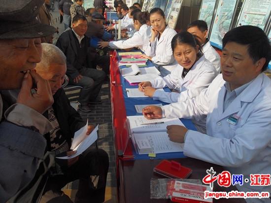 滨淮镇卫生院开展“高血压日”和“世界精神卫生日”宣传