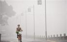吴江：湿气大雾锁江城 出门戴好口罩