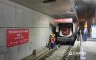 高清：青岛地铁3号线全线轨通 实拍焊轨过程