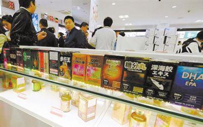 日本黑免税店针对中国人价格翻5倍 导游拿25%