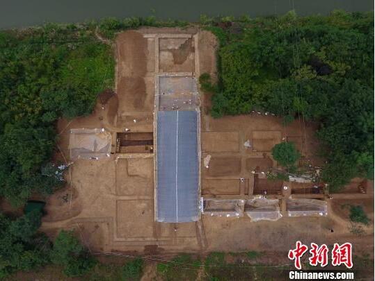 考古专家聚集扬州论证古城“北城门”遗址发掘成果