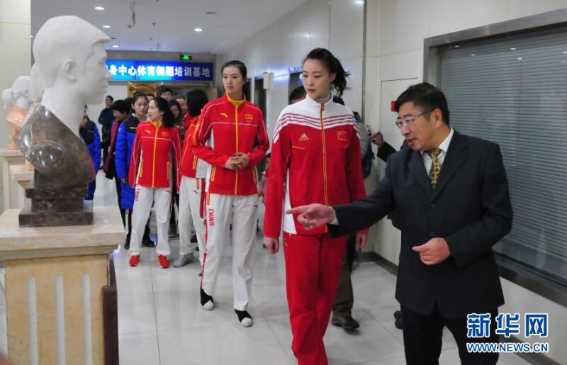 南京全民健身中心南京籍世界冠军雕塑群再添新成员