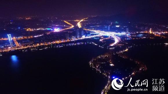 南京玄武湖亮化二期工程完成 元旦将正式亮灯