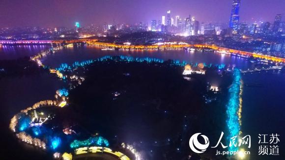 南京玄武湖亮化二期工程完成 元旦将正式亮灯