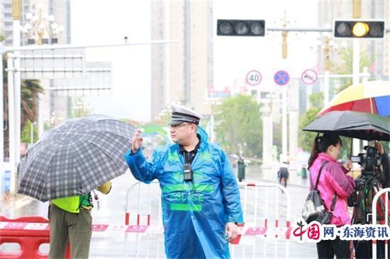 圆满完成2018年“多彩贵州”自行车联赛交通安保任务