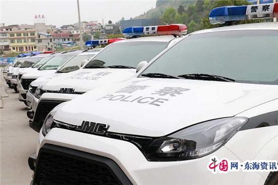 贵州省福泉市交管局新警务用车发车仪式