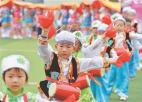 南京幼儿园孩子用民族歌舞迎“六一”