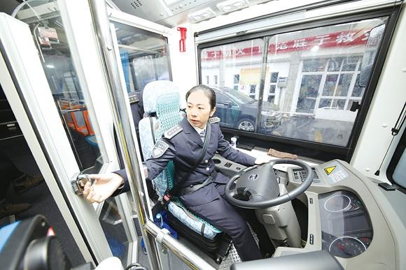 淮安公交增设驾驶室隔离装置保障司机免受干扰