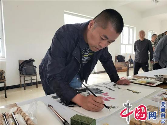 江苏艺术家在伊犁开展多场艺术慰问活动