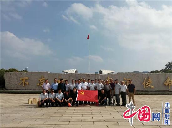 射阳县临海镇六垛社区党员赴南湖革命纪念馆接受党性再教育