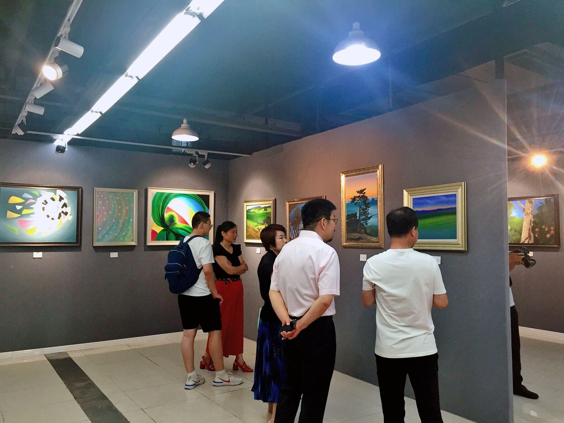 清静的表现——德国画家罗兰特油画作品展在南京开幕