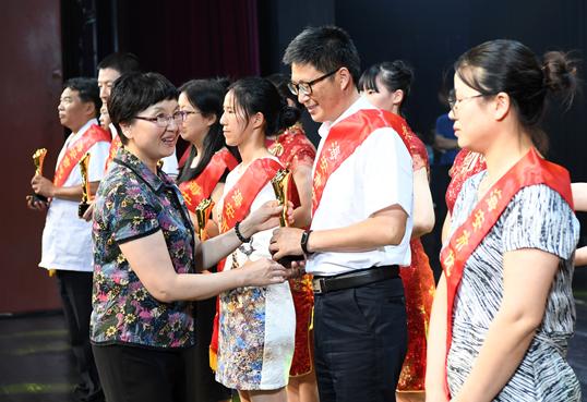 海安举办活动庆祝第二个中国医师节 诠释接力“好人精神”