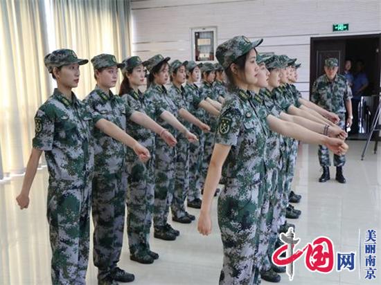 图说美丽新南京：巾帼不让须眉 南京动车将迎来首批女司机