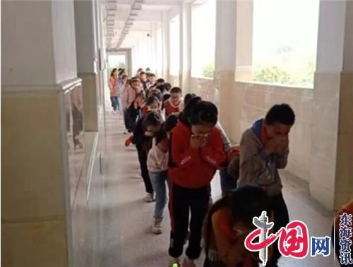 江苏淮安高新技术产业开发区实验小学举行消防应急疏散演练