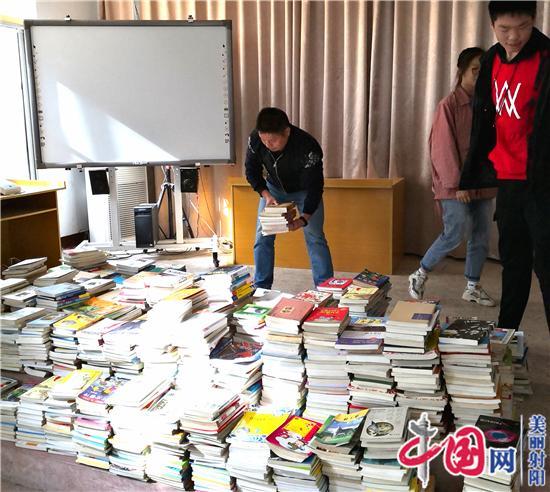 盐察一家亲·共沐书香情——射阳县第六中学举行向新疆察布查尔学校捐赠图书活动