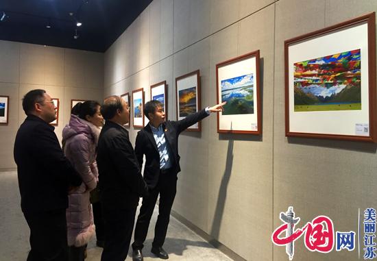 “大美青海·一江清水向东流”摄影巡回展在南京开幕