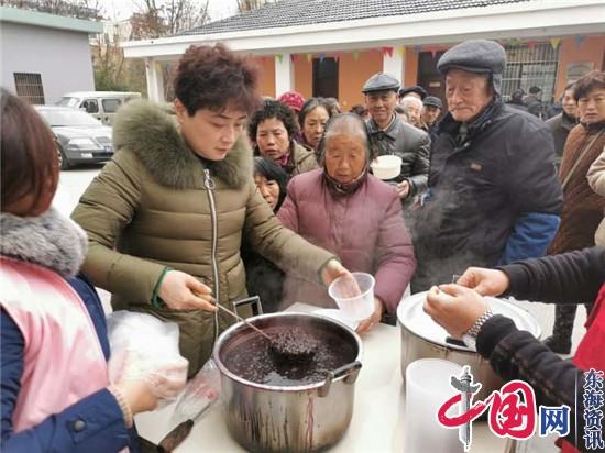 兴化市昭阳街道景范社区开展“浓浓腊八节 情暖老人心”活动