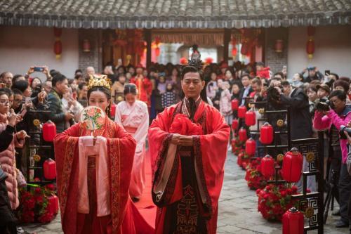 第七届昆阳镇鸣山民俗文化节暨平阳“五个鲜”首届年货节圆满落幕