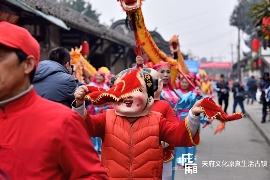 十万人欢庆，成都千年古镇城厢迎来最潮新年