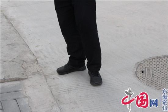 扬中城管队员上下楼梯脚上起泡  局领导特批：防控期间可不穿皮鞋