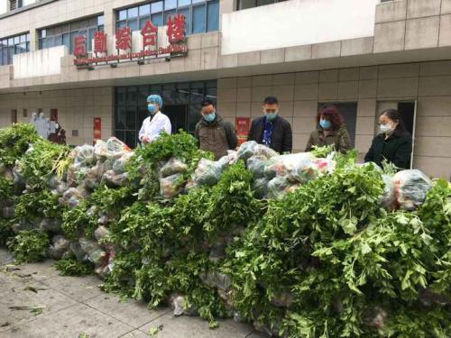1.5吨鸡蛋、8吨蔬菜，青白江区总工会向全区一线医护人员家属送上“慰问礼包”