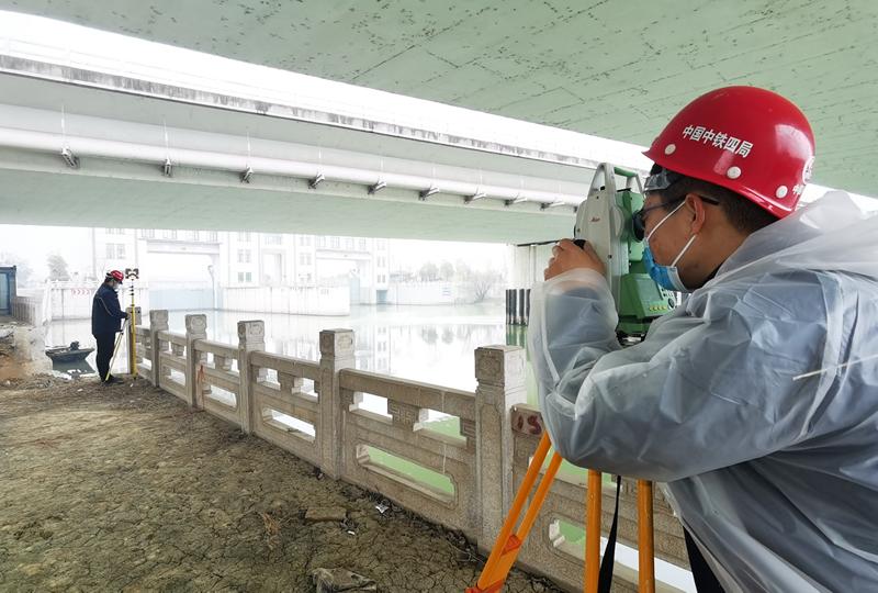 中鐵四局上海公司揚州運河南北路項目掀起復工生産熱潮