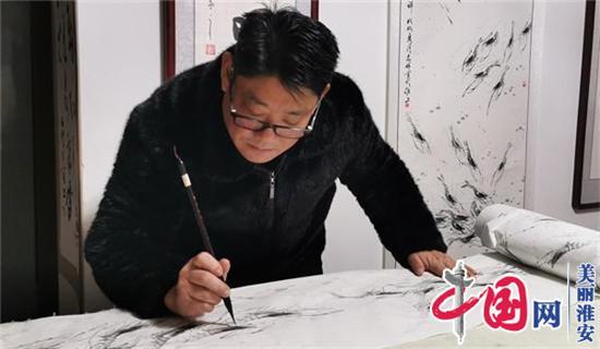 龙腾四海 勇战疫魔——书画家于志祥创作38米群虾图 