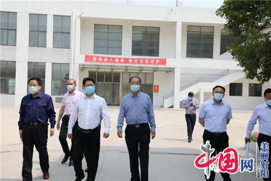 射阳县教育系统安全稳定和扶贫工作接受市督查