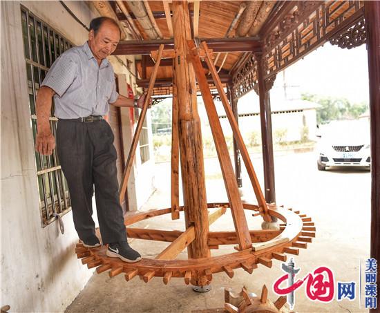 溧阳：78岁老人制作老式水车 再现古老灌溉技术
